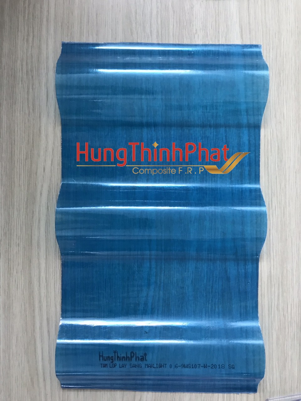 冷却用プラスチック屋根材 Composite 9波 四角型 幅107cm Hưng Thịnh Phát